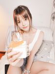 極品網紅美少女嫩妹草莓味的奈奈兔罕露臉高價24套-NO.015 第3季 Vol.01 茶藝課-抹茶味 [67P+1V]