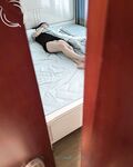 真實亂倫紀實！老色胚舅舅和外甥女亂倫，妹子是個可愛蘿莉，把她灌醉 操她，外甥女被他操吐了