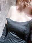 海角社區色女老鼠舔貓咪勾引哥哥亂倫 趁爸媽還沒下班，在沙發上無套強奸哥哥肏死這條小公狗