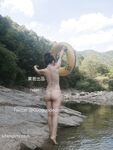 推特極品反差婊『小妮子』攜雙閨蜜極限露出 戶外全裸 野戰跪舔 黑絲啪啪 高清 果爸第二彈