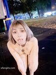 推特極品反差婊『小妮子』攜雙閨蜜極限露出 戶外全裸 野戰跪舔 黑絲啪啪 高清 Lunana第二彈