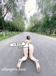 重磅推薦！淫盪肥臀人妻母狗【見過騷的 沒見過這么騷的】喜歡戶外露出，喜歡被很多男人操