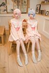 高端ACG業界女神爆機少女▌喵小吉&金魚▌雙模巨獻《從零開始的女體盛宴》超色情舔乳磨穴