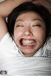 最新真實迷玩公司女同事 開口器 暴力翻 抽插各種玩弄 特寫無套抽插小穴 超清4K