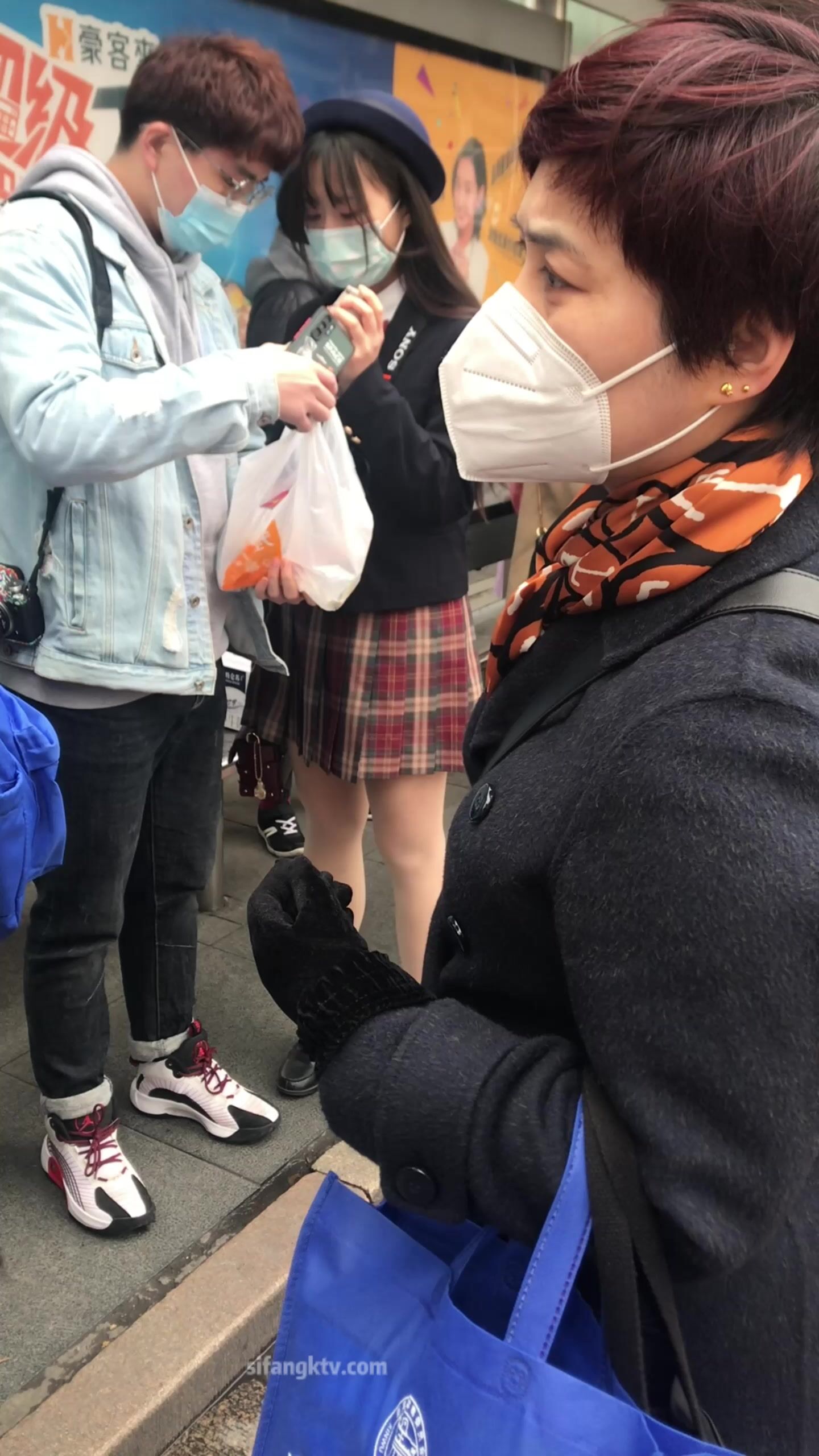稀缺學妹專場 專業抄底靚麗學生妹JK制服 掀裙開閃光燈強抄 看的心驚肉跳太刺激 超清4K原版 (11)